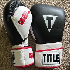 Title Boxing Black and White Gel Gloves